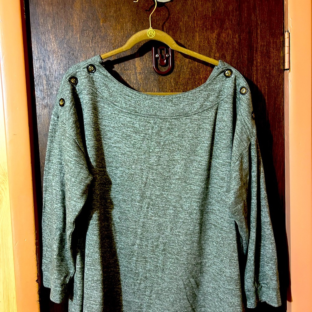 Cable and Gauge Women’s Top